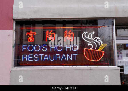 Foo's Ho Ho ristorante cinese insegna al neon su Pender Street a Chinatown, Vancouver, British Columbia, Canada Foto Stock