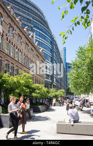 Pedonale sposa St Street, Farringdon, City of London, Greater London, England, Regno Unito Foto Stock