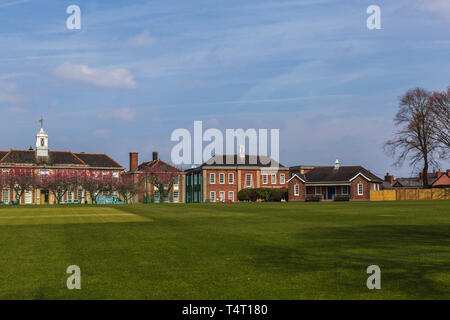 Kings School, Macclesfield su una luminosa e soleggiata mattina di aprile Foto Stock