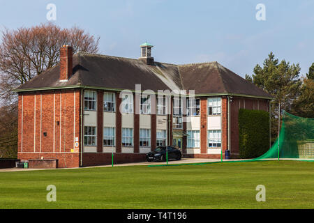 Kings School, Macclesfield su una luminosa e soleggiata mattina di aprile Foto Stock