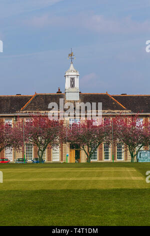 Kings School, Macclesfield su una luminosa e soleggiata mattina di aprile Foto Stock