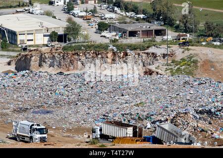 Discarica di rifiuti ad Atene in Grecia Foto Stock