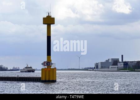 Catamarano sul Weser, Bremen Vegesack, Germania Foto Stock