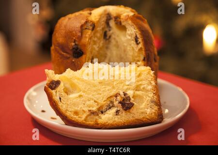 Il Panettone, dolci italiani, a fette Foto Stock