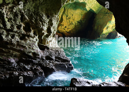 Rosh Hanikragrottoes ,vista oceano Foto Stock