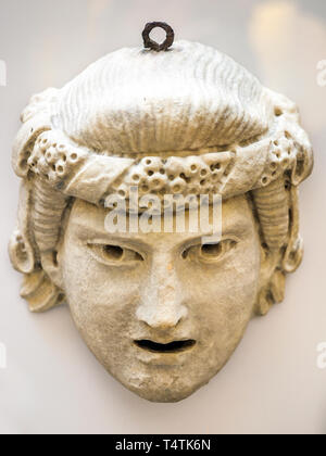 Pietra maschera drammatica Roman 1st- II secolo d.c. le maschere di pietra sono stati realizzati per decorare entrambi gli spazi pubblici e privati e per la dedizione nei santuari. Foto Stock