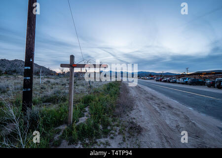 Famoso Pioneertown in California la sera - CALIFORNIA, STATI UNITI D'America - 18 Marzo 2019 Foto Stock