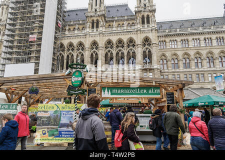 Vienna, Austria Steiermarkdorf molla della Stiria Rathausplatz Festival.a Steiermark-Frühling regioni austriache & venditori ambulanti con cibo & offerta turistica Foto Stock