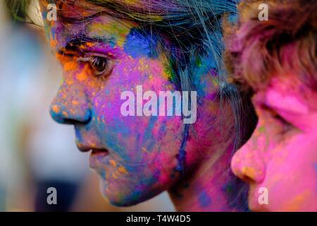 Fiesta Holi infantil, Llucmajor, Maiorca, isole Baleari, Spagna. Foto Stock