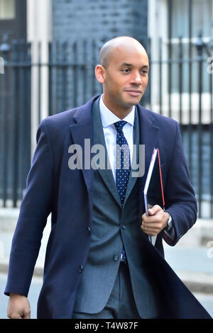 Chuka Umunna MP (indipendente, precedentemente noto come manodopera, Streatham) a Downing Street dopo un vertice della criminalità al n. 10 del 1 aprile 2019 Foto Stock