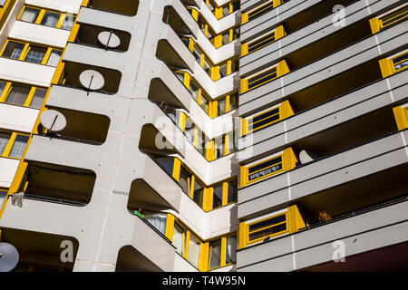 Alloggi sociali a Kottbusser Tor a Berlino, Germania. Foto Stock