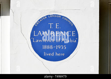 Londra, Inghilterra, Regno Unito. Blu Commemorative Plaque: T. E. Lawrence 'Lawrence d'Arabia' 1888-1935 vissuto qui - 14 Barton Street, Westminster SW1 Foto Stock