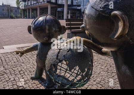 Bolek e Lolek polacco i personaggi dei cartoni animati monumento nella città di Bielsko-Biala in Polonia Foto Stock