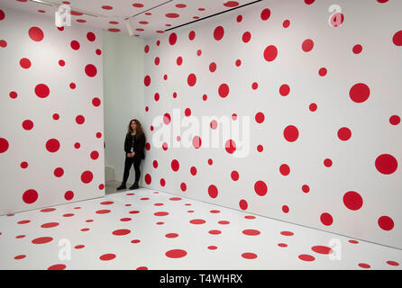 Yayoi Kusama presentano, Marciano Art Foundation, Los Angeles, California, Stati Uniti d'America Foto Stock