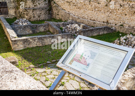 Parco archeologico di Scarbantia, Sopron, Ungheria. Antico romano 4 ° secolo resti della Via Ambra e gli edifici Foto Stock