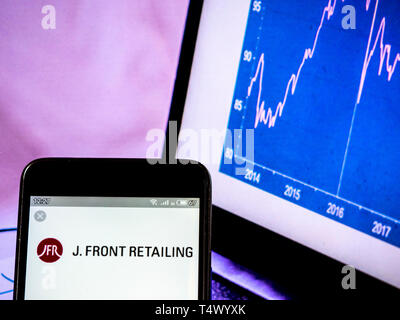 In questa foto illustrazione un J. Front Retailing Co., Ltd. visto visualizzata su uno smart phone Foto Stock