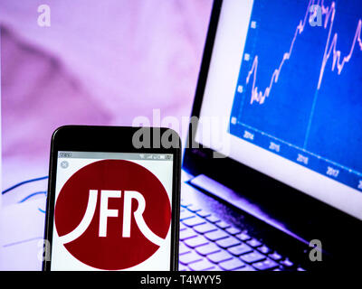 In questa foto illustrazione un J. Front Retailing Co., Ltd. visto visualizzata su uno smart phone Foto Stock