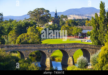 Richmond, Tasmania, Australia: completata nel 1825, il Richmond Bridge è il più antico in pietra ponte span in Australia. Foto Stock