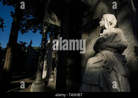 Cementerio de la Recoleta , diseñado por el francés prosperare Catelin, por iniciativa del presidente Bernardino Rivadavia, inaugurado en 1822.Buenos Aires, Republica Argentina, cono sur, Sud America. Foto Stock