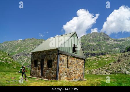 Refugio de Prat de Caseneuve, , Valle de Aygues Tortes, louron, cordillera de los Pirineos, Francia. Foto Stock