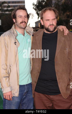 LOS ANGELES, CA. 25 luglio 2005: Attori JASON LEE (sinistra) & ETHAN SUPLEE, stelle della serie TV 'My nome è Earl' in parte a Los Angeles per lanciare la nuova stagione sulla NBC TV. © 2005 Paul Smith / Featureflash Foto Stock