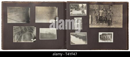 Oswald Boelcke - un album di foto. Con circa 243 di prima classe Immagini dei battenti truppe. Biplani e triplanes (Lt. Voß), immagini aeree di posizioni e luoghi sul fronte occidentale, foto di gruppo con decorazioni di aeromobili con speciale vernice, segni di riconoscimento e di altri contrassegni, alcuni con descrizioni, anche un paio di immagini della pour le Mérite vincitore Oswald Boelcke. Buona tecnica e foto di aerei storici, storico truppa, truppe delle forze armate, militare, militaria, esercito, ala, del gruppo Air Force, forze aeree, xx secolo, Additional-Rights-Clearance-Info-Not-Available Foto Stock