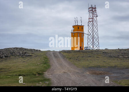 Faro di Hvalnes nella regione orientale di Islanda Foto Stock