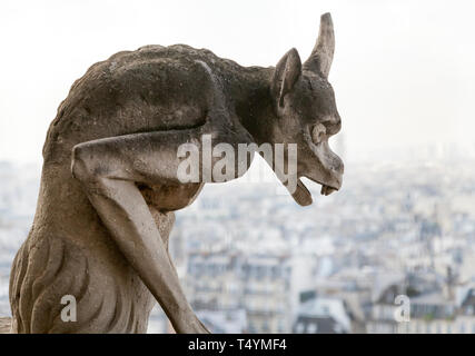 Chimera su Notre Dame de Paris Foto Stock