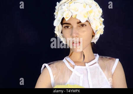 Merida, Venezuela - Luglio 6, 2017: chiudere a scatto creativo di uno sconosciuto modello femminile. Foto Stock