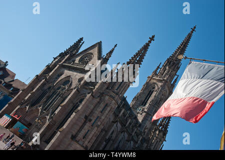 Die protestantische Stephanskirche (Tempio Saint-Étienne) ist die reformierte Hauptkirche der Stadt Mülhausen im Elsass. Aufgrund ihrer zentralen Lage Foto Stock