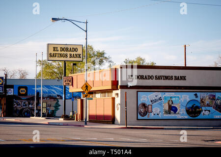 El Dorado Savings Bank nel villaggio storico di Lone Pine - Lone Pine CA, Stati Uniti d'America - 29 Marzo 2019 Foto Stock