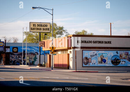 El Dorado Savings Bank nel villaggio storico di Lone Pine - Lone Pine CA, Stati Uniti d'America - 29 Marzo 2019 Foto Stock