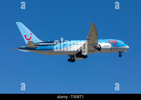Thomson Airways Boeing Dreamliner 787-8 (G-TUIH) alla partenza torna a Manchester, UK. Foto Stock