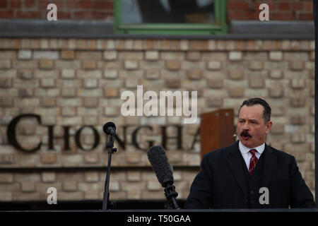 Falls Road, Belfast, Regno Unito. Xix Apr, 2019. Presidente dell'Irlanda Michael D Higgins apre ufficialmente la nuova James Connolly centro sul Falls Road Credito: Bonzo Alamy/Live News Foto Stock