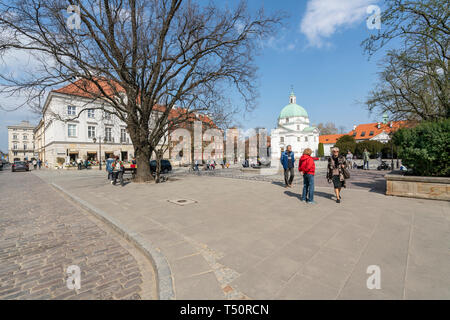 Varsavia, Polonia. Aprile, 2018. Vista panoramica della città nuova piazza del mercato Foto Stock