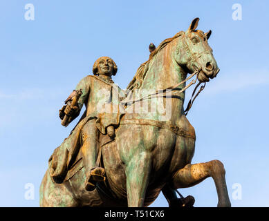 Estatua ecuestre de Carlos III en la Puerta del Sol. Madrid. España Foto Stock