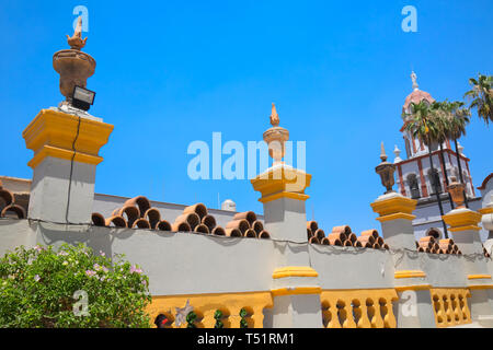 Tlaquepaque scenic chiese in un caratteristico centro storico della città Foto Stock