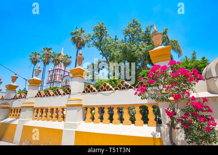 Tlaquepaque scenic chiese in un caratteristico centro storico della città Foto Stock