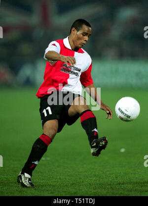 De Kuip Rotterdam Paesi Bassi 11.4.2002, calcio: la UEFA Champions League semi finale seconda gamba, Feyenoord Rotterdam (rosso) vs Inter Milan (blu) 2:2 --- LEONARDO (stramba) Foto Stock