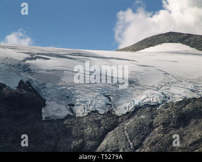 Un ghiacciaio su una strada vicino a dalsnibba / NORVEGIA Foto Stock