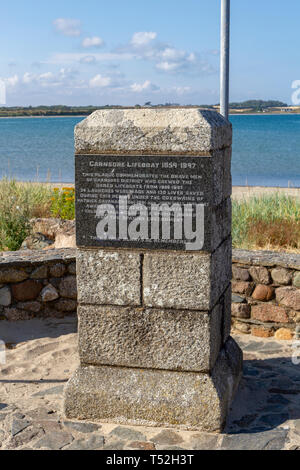 Scialuppa di salvataggio Carnsore 1859-1897 memorial, Carne Beach, Co Wexford, Irlanda. Foto Stock