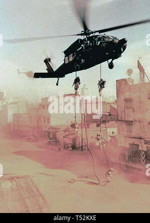 BLACK HAWK DOWN 2002 Jerry Bruckheimer Films Production Foto Stock