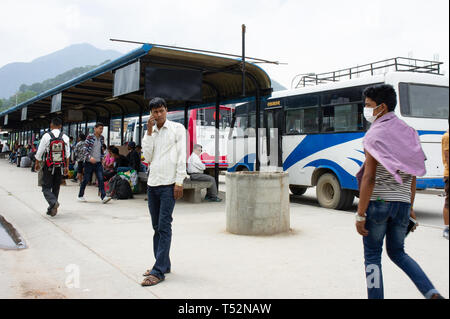Kathmandu, Nepal - 27 Maggio 2017: vista del nuovo terminal degli autobus nella città. Foto Stock