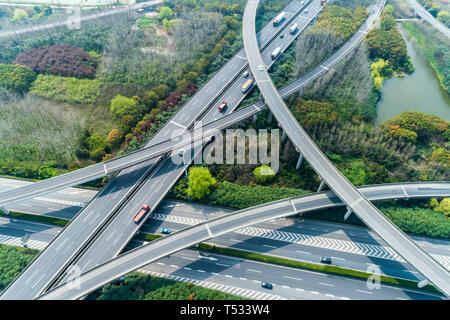 Vista aerea dell'autostrada e cavalcavia di Shanghai Foto Stock