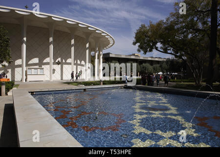 Caltech campus serie, Beckman Auditorium e la piscina Foto Stock