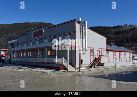 L'Eldorado Hotel nella storica gold-città mineraria di Dawson City, Yukon, Canada Foto Stock