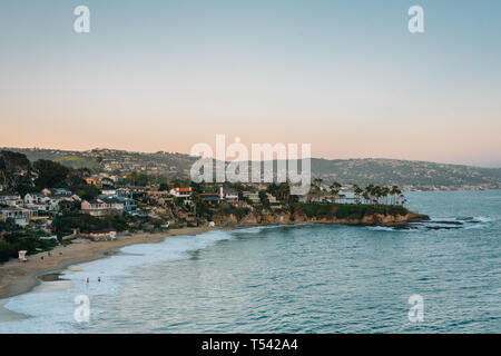 Ore del sorgere sulla Crescent Bay in Laguna Beach, Orange County, California Foto Stock