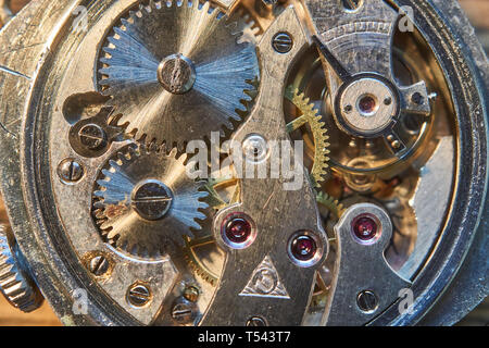 Macro immagini di un vintage guardare il movimento Foto Stock