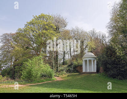 Milton del tempio a Mount Edgcumbe Park, Cornwall Foto Stock