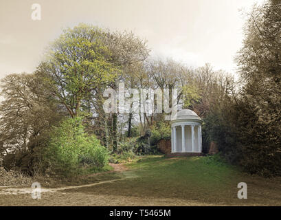 Milton del tempio a Mount Edgcumbe Park, Cornwall Foto Stock